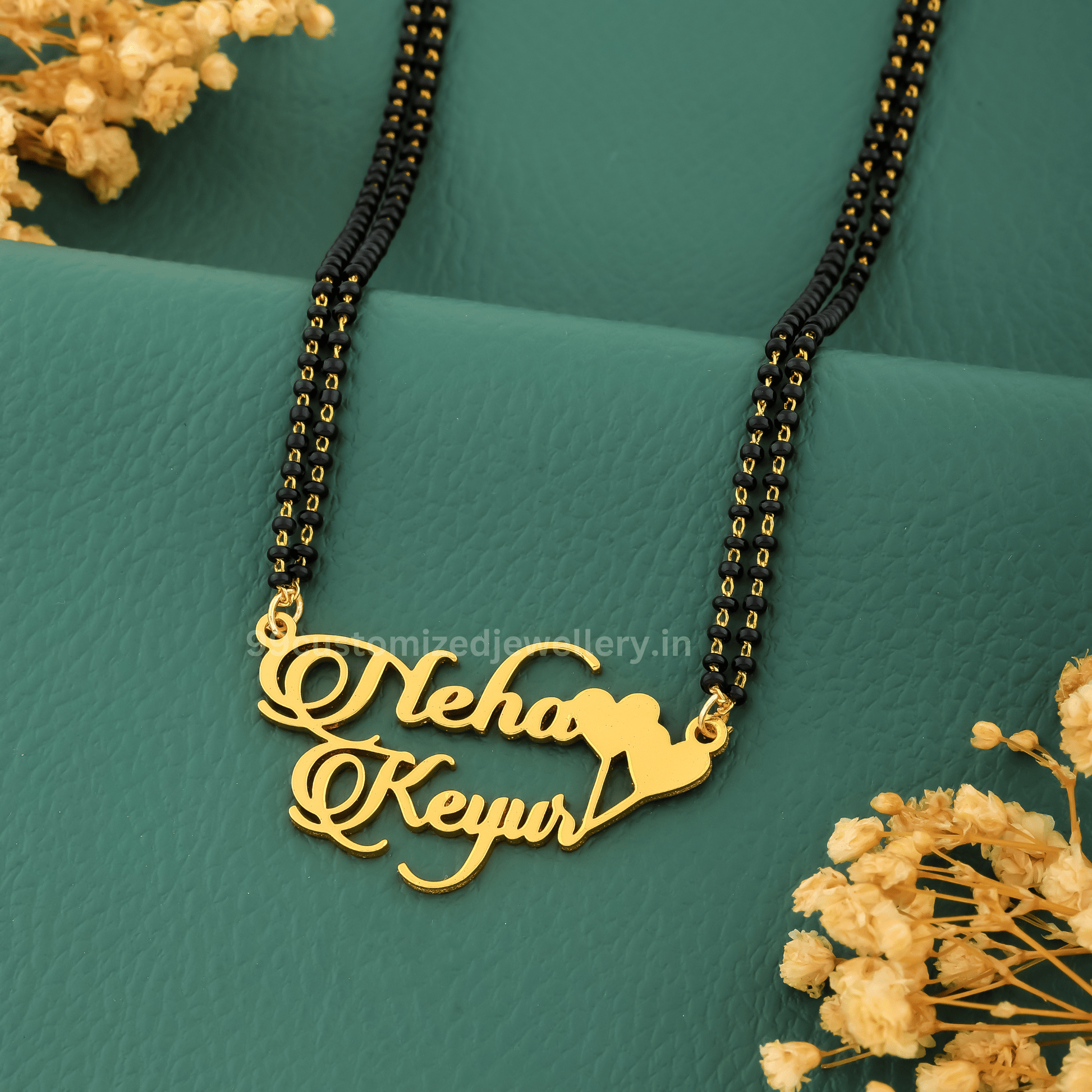 Custom Couple Name Necklace – Personalized Gold Name Pendant for Lover